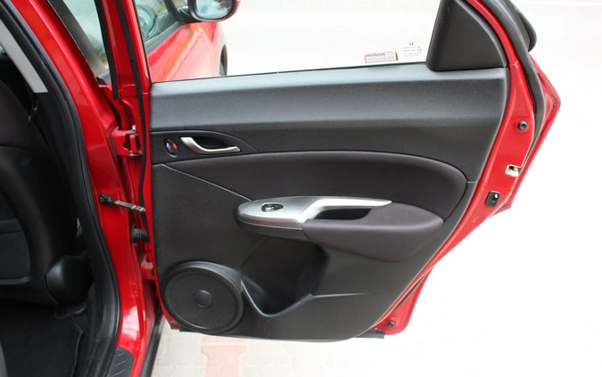 Honda Civic cena 26900 przebieg: 152000, rok produkcji 2011 z Piaseczno małe 154